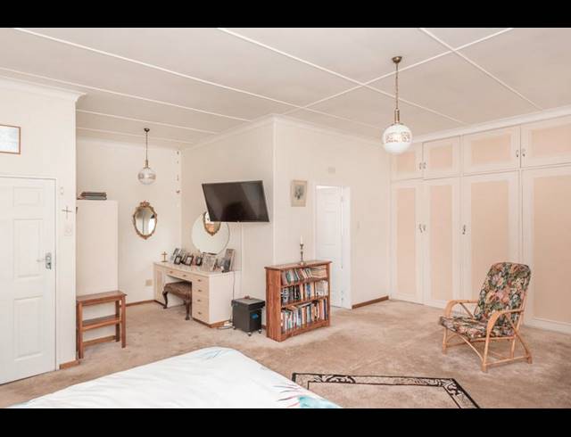 4 BEDROOM HOUSE FOR SALE IN SOUTH KENSINGTON